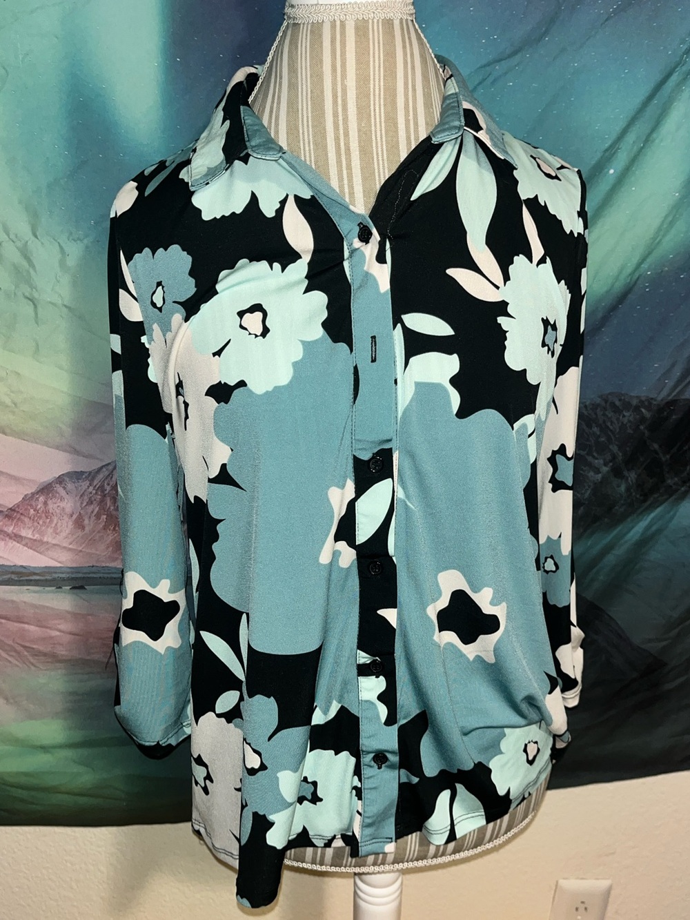 Carolyn Taylor Floral Button-Down Shirt in Teal, Black and White
